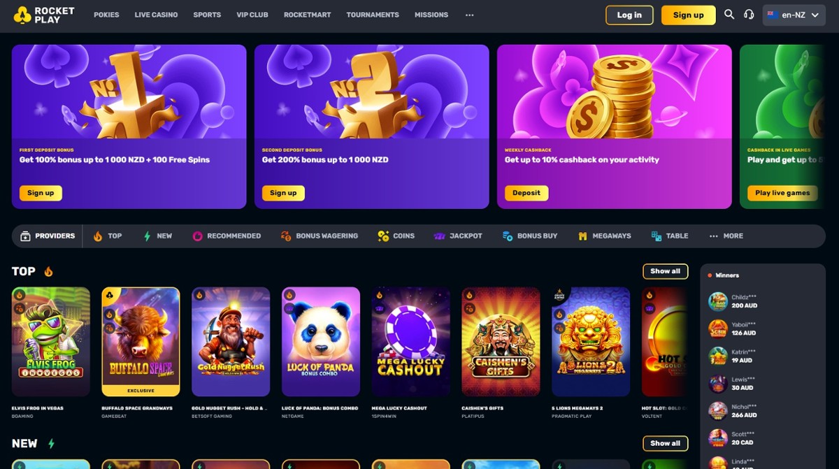 RocketPlay Casino homepage showing the welcome bonus and cashback bonuses